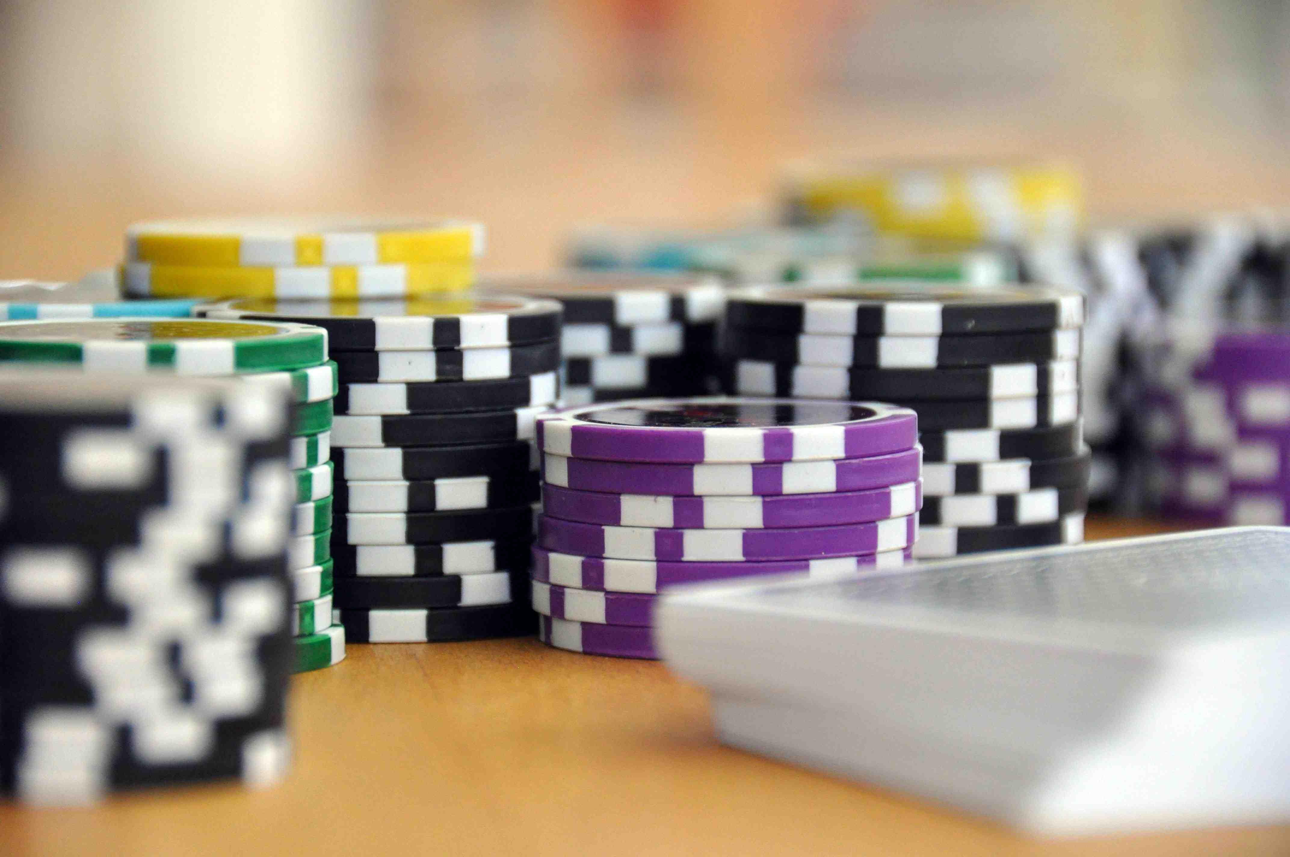 Responsible gaming message on the 7777bdt Gemstone Gold guide page